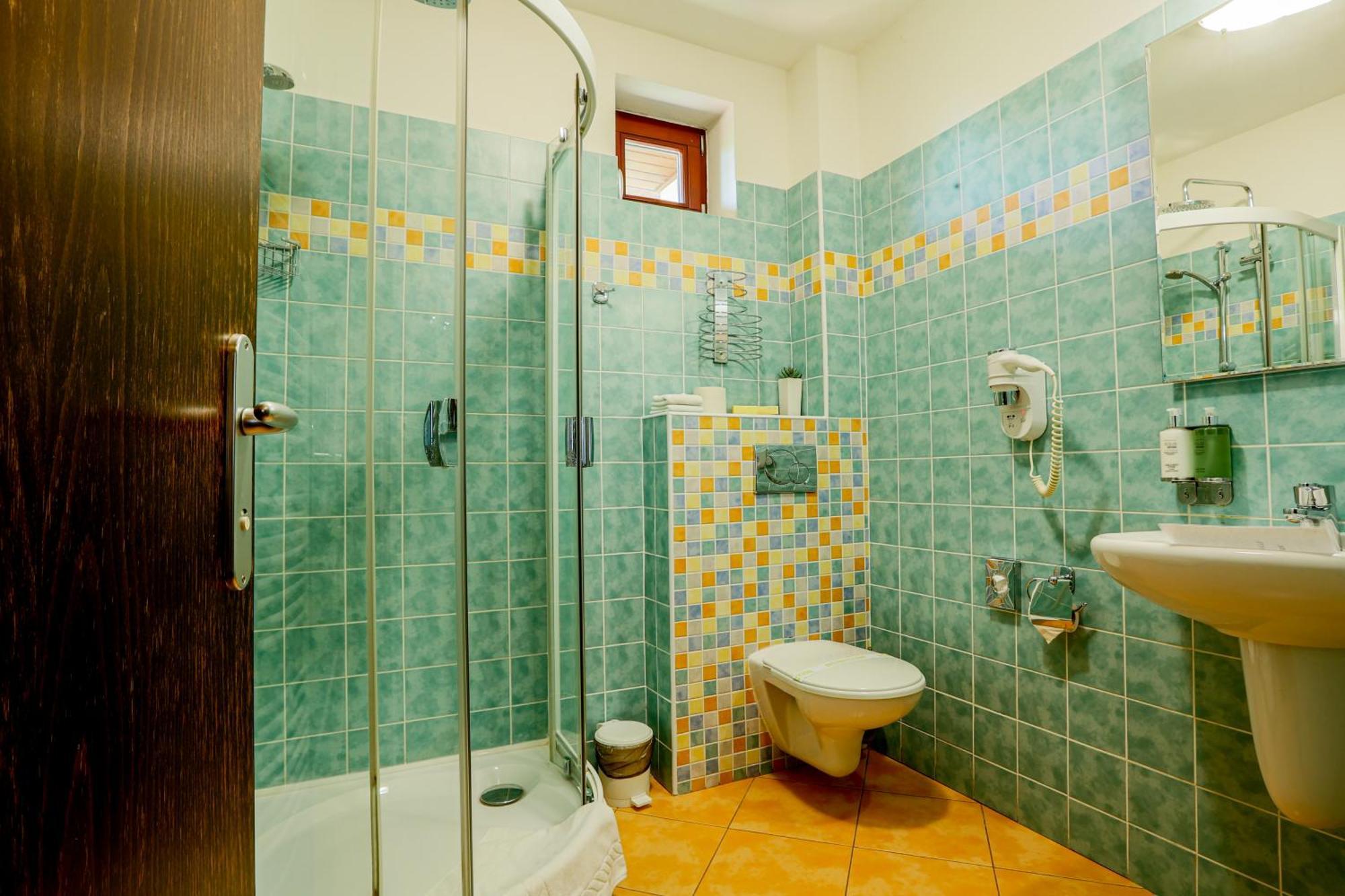 Grand Hotel Senica, Garni エクステリア 写真